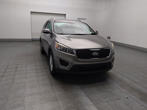 Used 2018 Kia Sorento FWD image 13