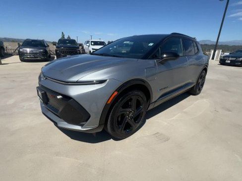 Used 2024 Chevrolet Equinox EV RS image 4