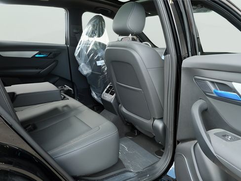 New 2025 VinFast VF 8 Plus AWD/4WD image 16
