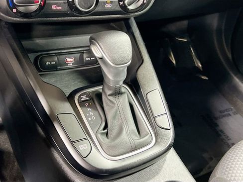 Certified 2022 Kia Soul LX w/ Technology Package image 16