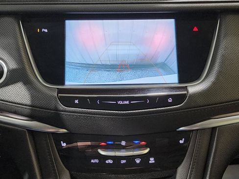 Used 2018 Cadillac XT5 Luxury w/ Driver Awareness Package image 16
