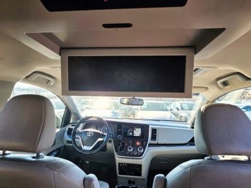 Used 2017 Toyota Sienna XLE Premium w/ Cargo Management Package AWD/4WD image 36
