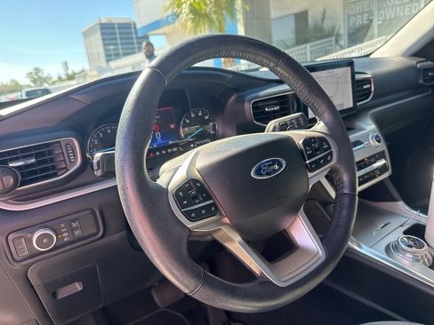 Used 2021 Ford Explorer XLT w/ Equipment Group 202A image 13