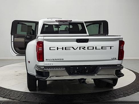 Used 2023 Chevrolet Silverado 3500 LTZ w/ LTZ Convenience Package AWD/4WD image 14