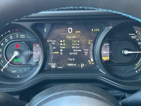 Used 2025 Jeep Wrangler Unlimited Rubicon 4xe w/ Convenience Group AWD/4WD image 24