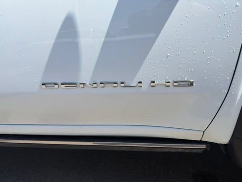 Used 2024 GMC Sierra 3500 Denali Ultimate AWD/4WD image 14