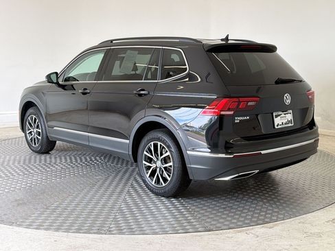 Used 2020 Volkswagen Tiguan SE AWD/4WD image 3