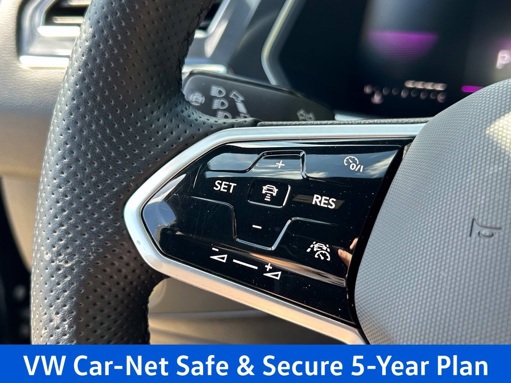 Certified 2023 Volkswagen Tiguan SE R-Line FWD image 22