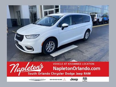 Used 2023 Chrysler Pacifica Touring-L