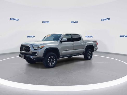 Used 2018 Toyota Tacoma TRD Off-Road AWD/4WD image 4