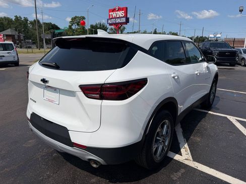 Used 2025 Chevrolet Blazer LT FWD image 5