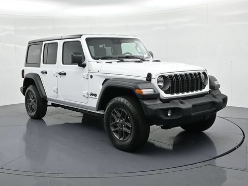 Used 2025 Jeep Wrangler Unlimited Sport AWD/4WD image 3