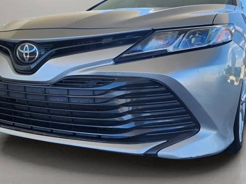 Used 2020 Toyota Camry LE image 2