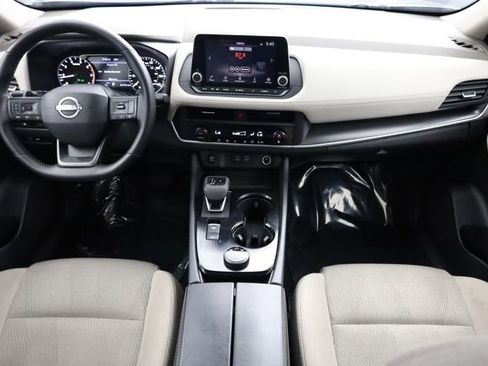 Used 2025 Nissan Rogue SV image 14