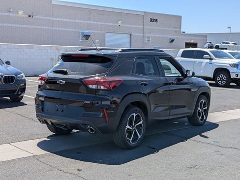 Used 2021 Chevrolet TrailBlazer RS w/ Technology Package FWD image 5