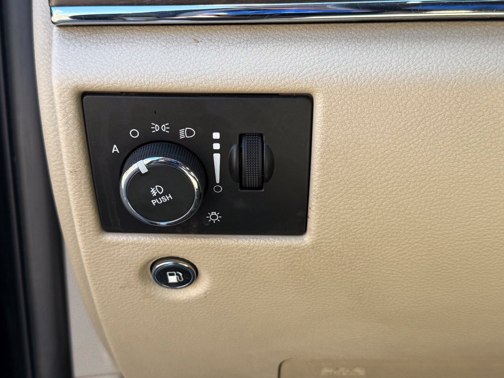 Used 2015 Jeep Grand Cherokee Limited AWD/4WD image 25