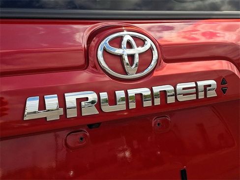 Used 2021 Toyota 4Runner SR5 Premium image 30