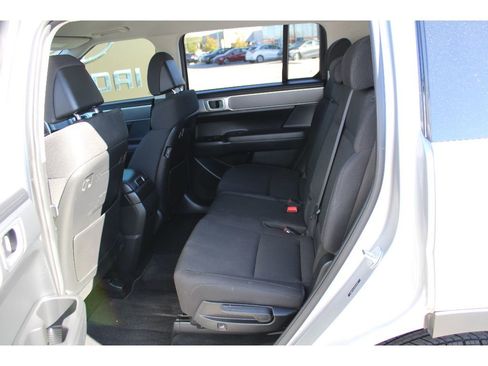 Used 2025 Hyundai Santa Fe SE image 16