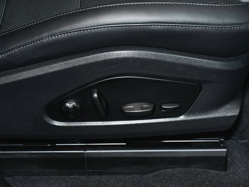 Used 2025 Porsche Macan 4 Electric image 56