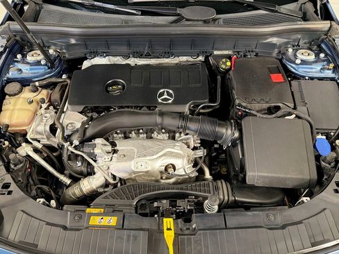 Used 2021 Mercedes-Benz GLB 250 image 11