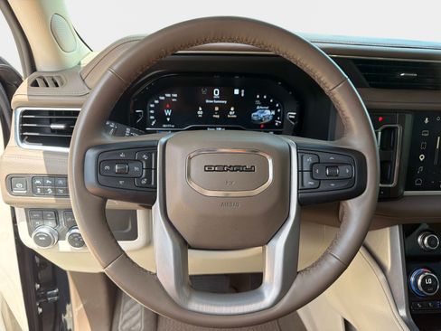 Used 2023 GMC Yukon Denali AWD/4WD image 27