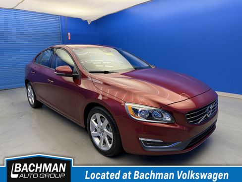 Used 2014 Volvo S60 T5 FWD image 1