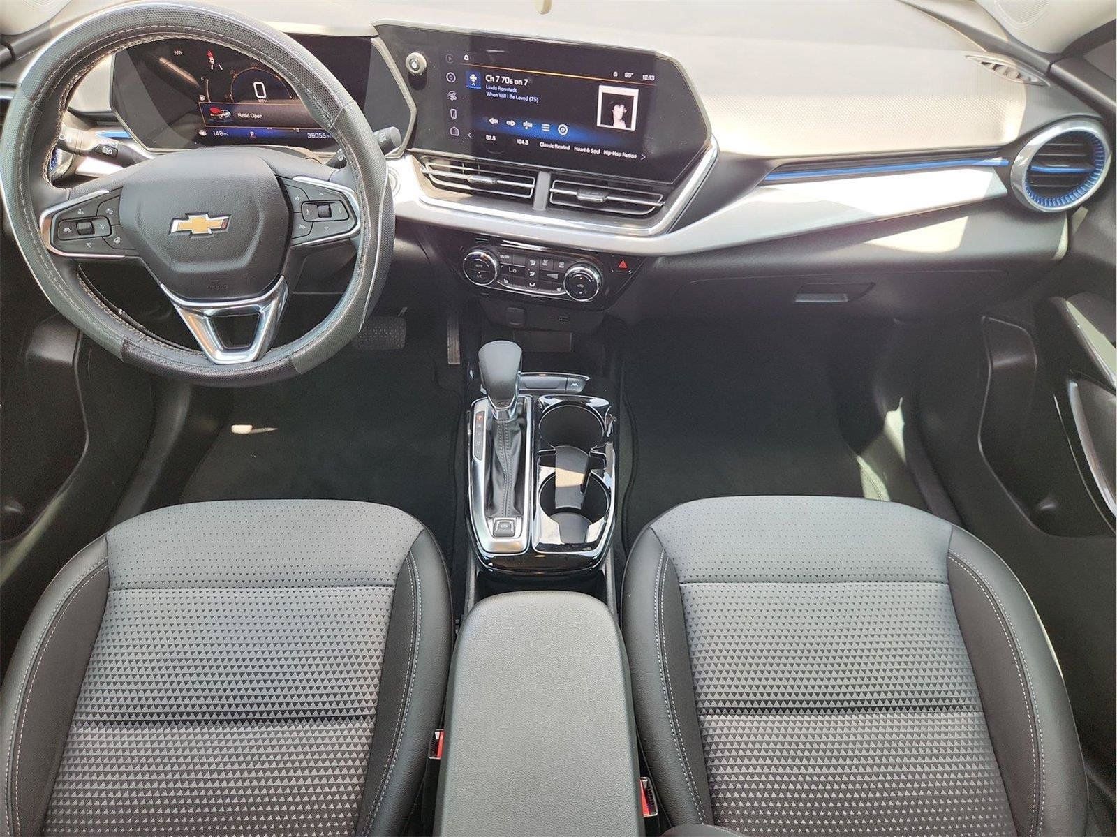 Certified 2024 Chevrolet Trax LT w/ LT Convenience Package FWD image 19