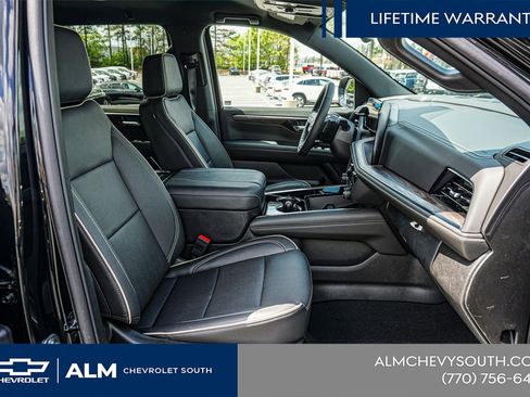 New 2025 Chevrolet Suburban Premier AWD/4WD image 21