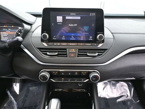 Used 2021 Nissan Altima 2.5 SV w/ SV Premium Package image 34