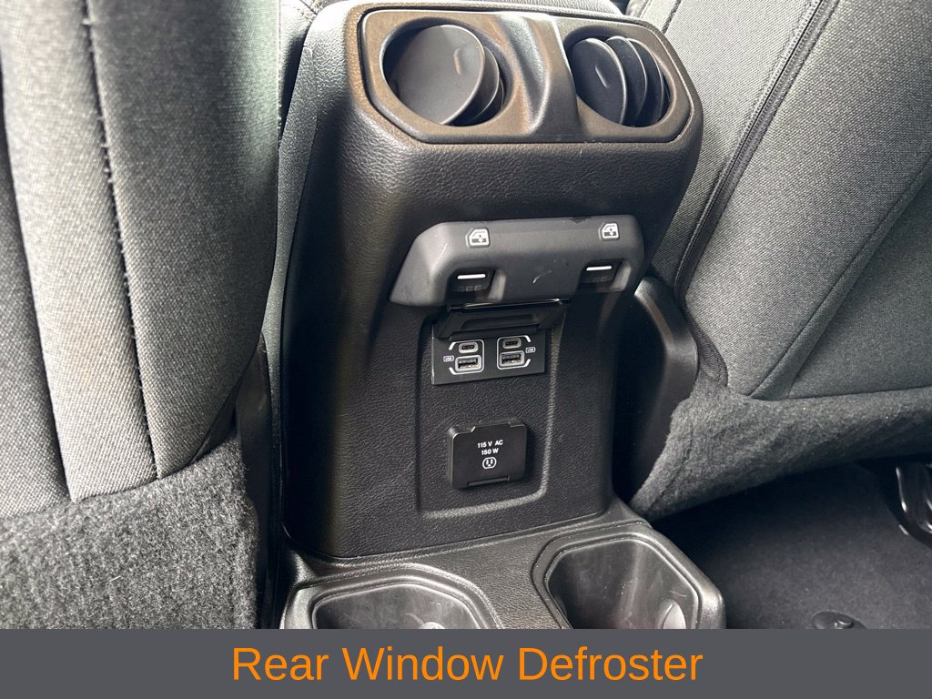 Used 2025 Jeep Wrangler Unlimited Sahara AWD/4WD image 15