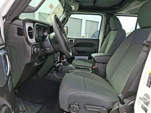 New 2026 Jeep Gladiator Sport image 9