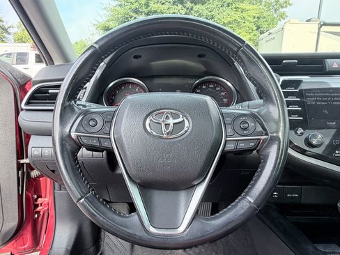 Used 2019 Toyota Camry XSE FWD image 12