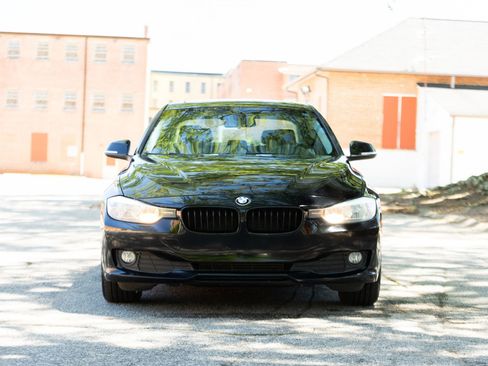 Used 2014 BMW 320i Sedan RWD image 5