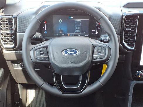 New 2025 Ford Ranger XLT w/ Chrome Accent Package image 9