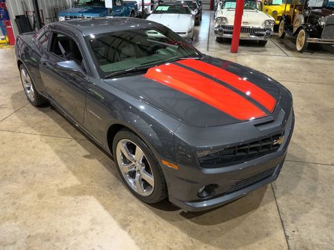 Used 2010 Chevrolet Camaro SS RWD image 14