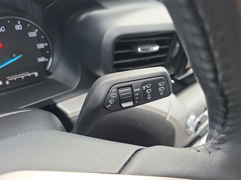 Used 2024 Ford Explorer XLT image 24