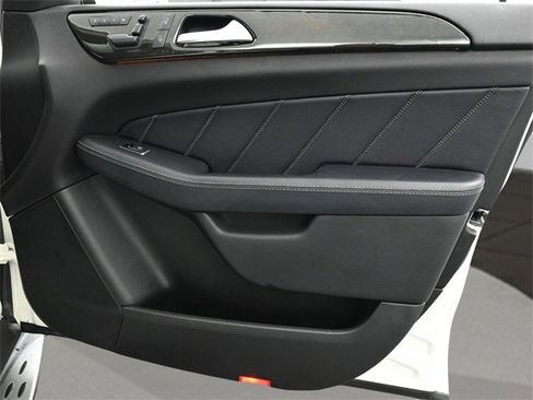 Used 2016 Mercedes-Benz GL 450 4MATIC w/ Premium I Package image 22