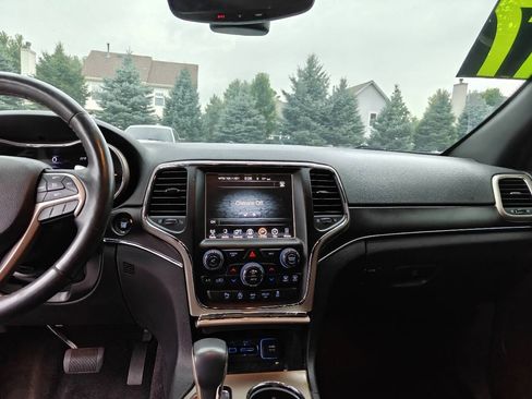 Used 2017 Jeep Grand Cherokee Limited AWD/4WD image 13