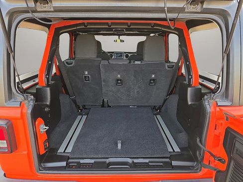 Used 2018 Jeep Wrangler Unlimited Sport S image 14