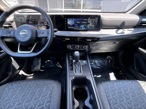 Used 2025 Nissan Kicks SV FWD image 15