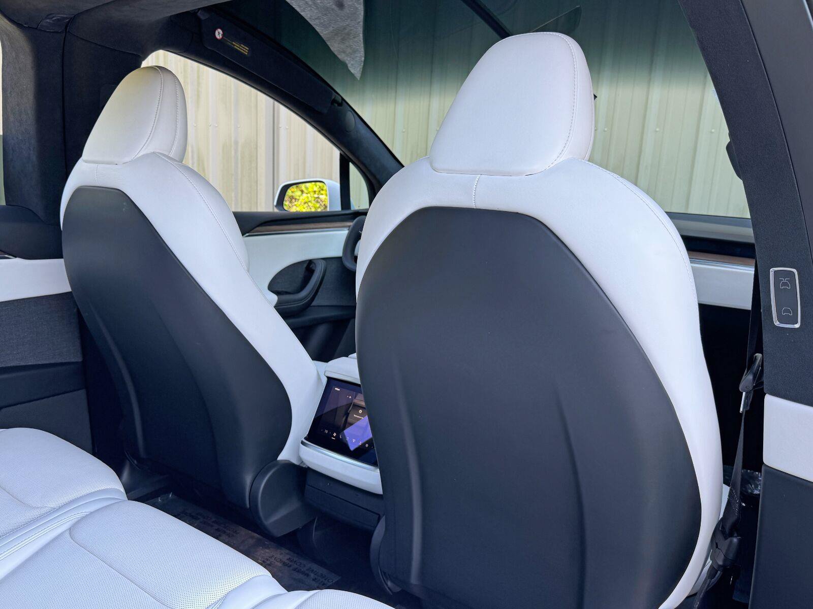 Used 2022 Tesla Model X AWD/4WD image 40