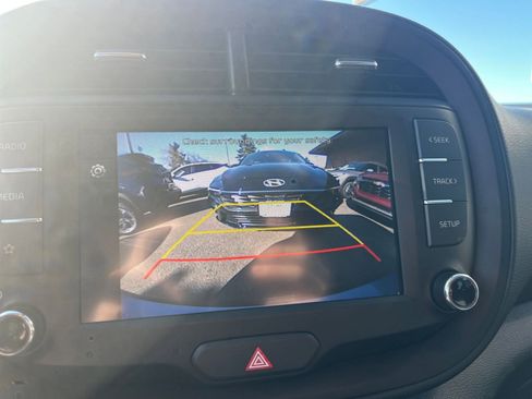 Used 2025 Kia Soul LX w/ LX Technology Package FWD image 24