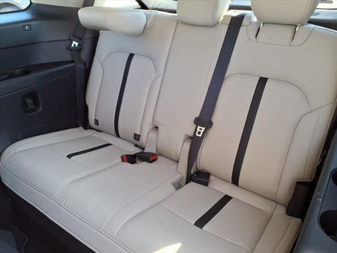 Used 2025 MAZDA CX-90 3.3 Turbo w/ Preferred Package image 17