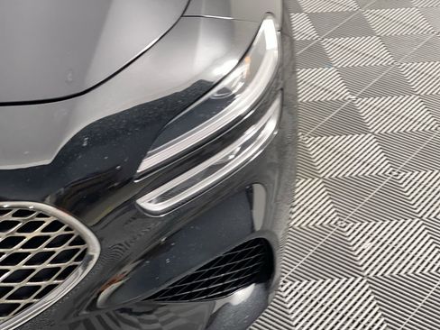 Used 2022 Genesis G70 3.3T RWD image 9