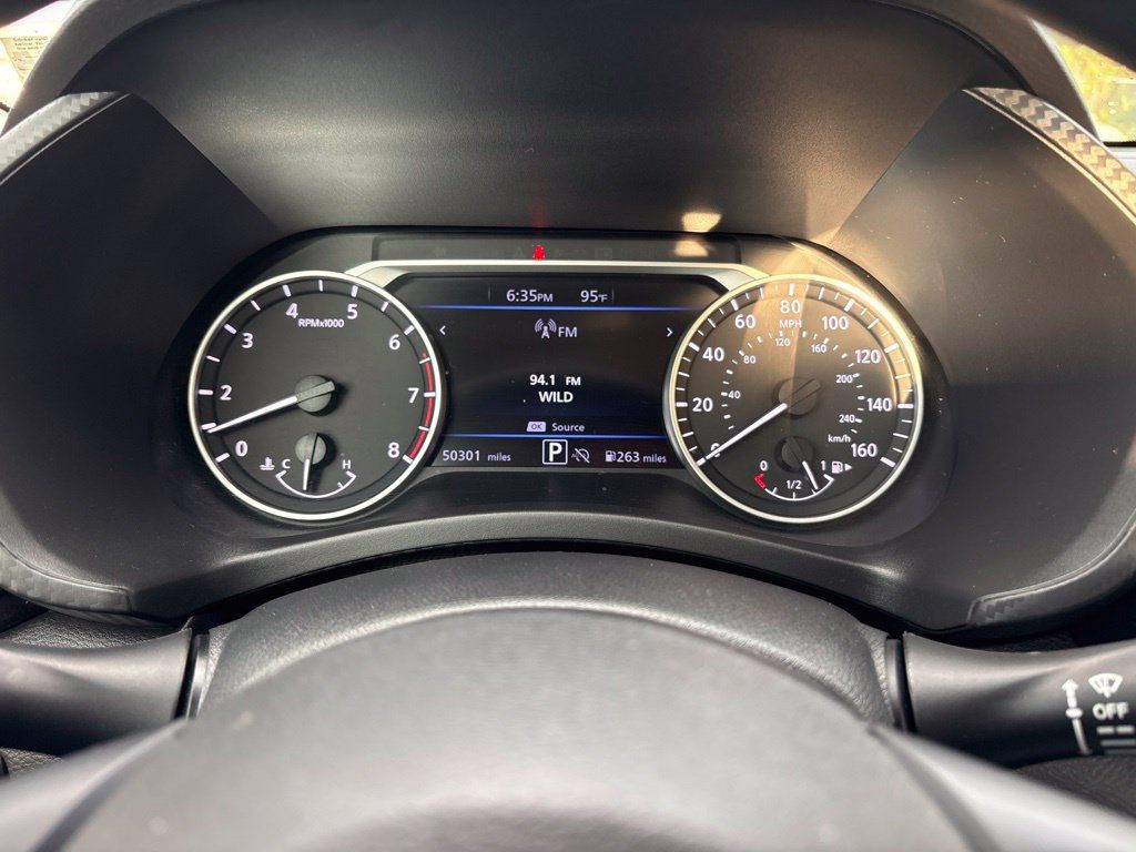 Used 2025 Nissan Sentra SV FWD image 21