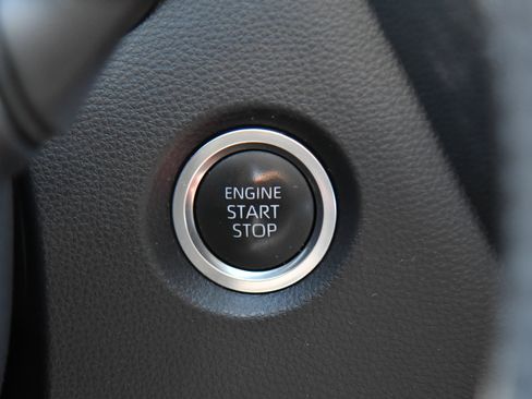 Used 2026 Toyota Corolla SE w/ SE Package FWD image 29