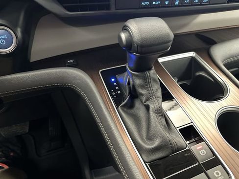 Used 2024 Toyota Sienna LE image 25