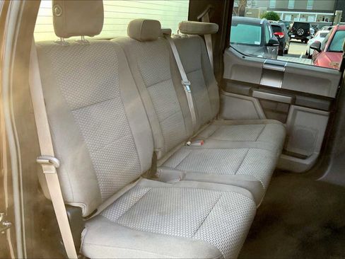 Used 2018 Ford F150 XLT w/ Equipment Group 302A Luxury AWD/4WD image 19