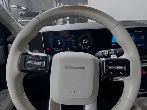Used 2025 Hyundai Santa Fe SEL FWD image 18