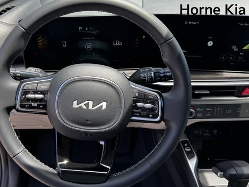 New 2025 Kia Sorento S image 15